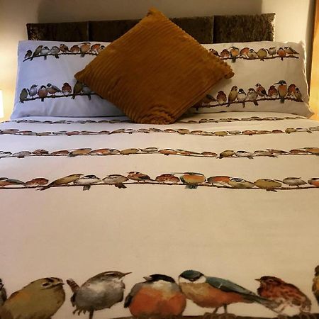 Clarabel'S Guest House- The Nook Wombourn 外观 照片