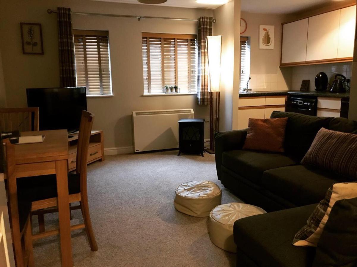 Clarabel'S Guest House- The Nook Wombourn 外观 照片